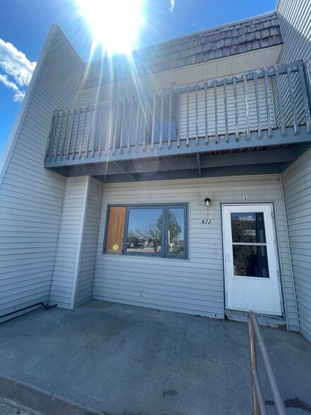 Building Photo - 822 Badger Ln
