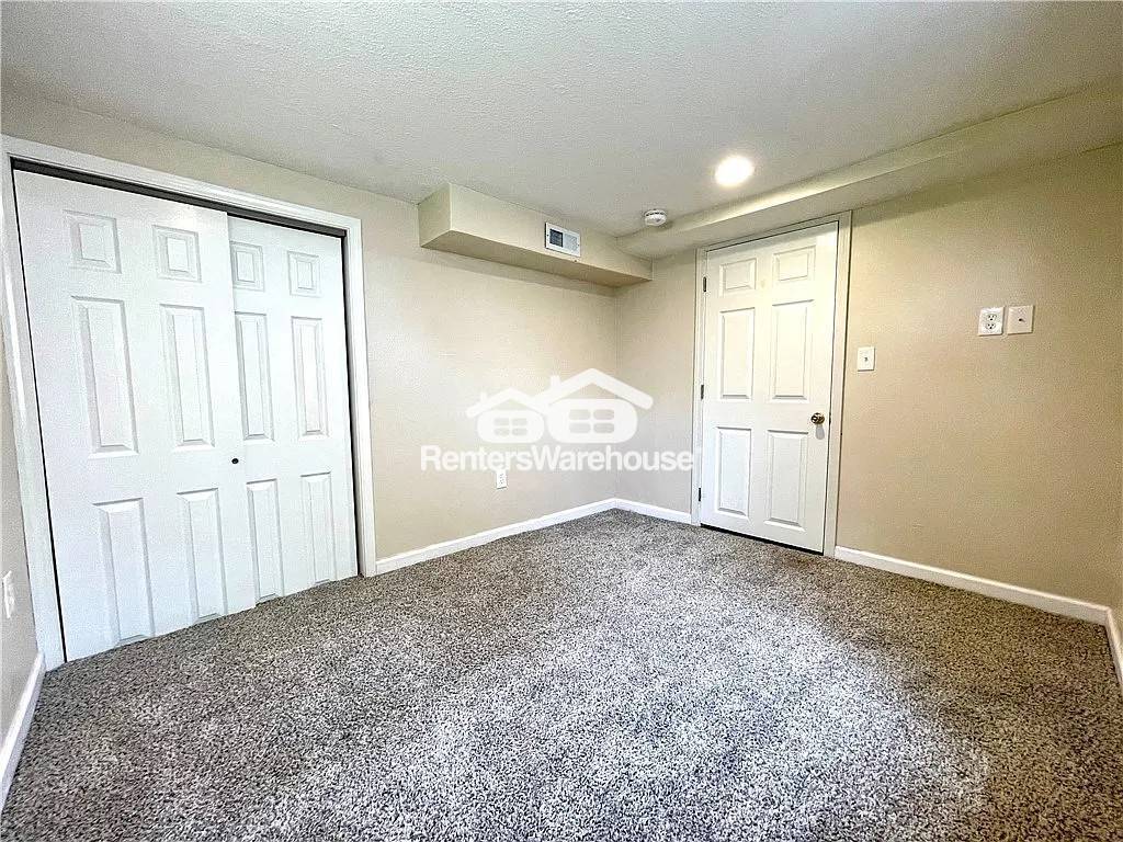 Building Photo - 5810 Francis Ave