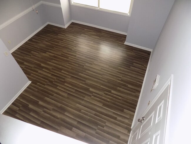 Building Photo - HAMPTON CLUB