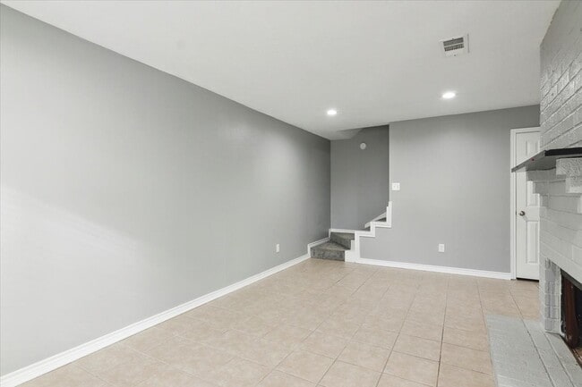 Building Photo - 8540 Glen Meadow Ln