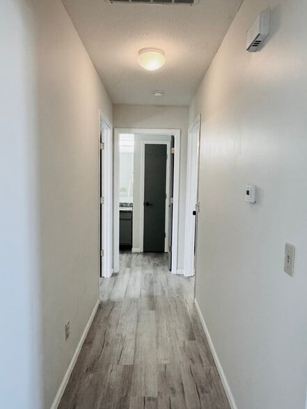 Building Photo - 107 N 200 E