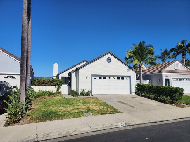 Building Photo - Sunset View! 3 Bedroom 2 Bath Home,