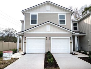Building Photo - BRAND NEW 3 Bedroom, 2.5 Bath - End Unit - Townhome with Upgrades - located on the Westside - CLO...
