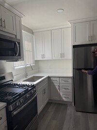 Building Photo - FOR RENT — COMPLETELY REMODELED Apartment