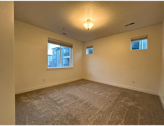 Building Photo - 3375 W 2010 N