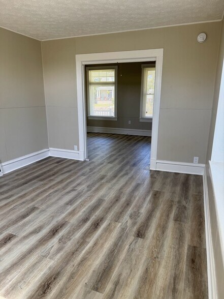 Building Photo - 950 E Indiana Ave