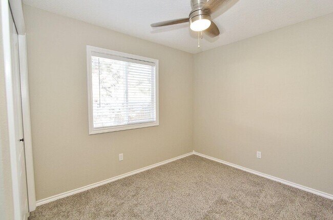 Building Photo - Clean Single-Level Home in Quiet Neighborhood