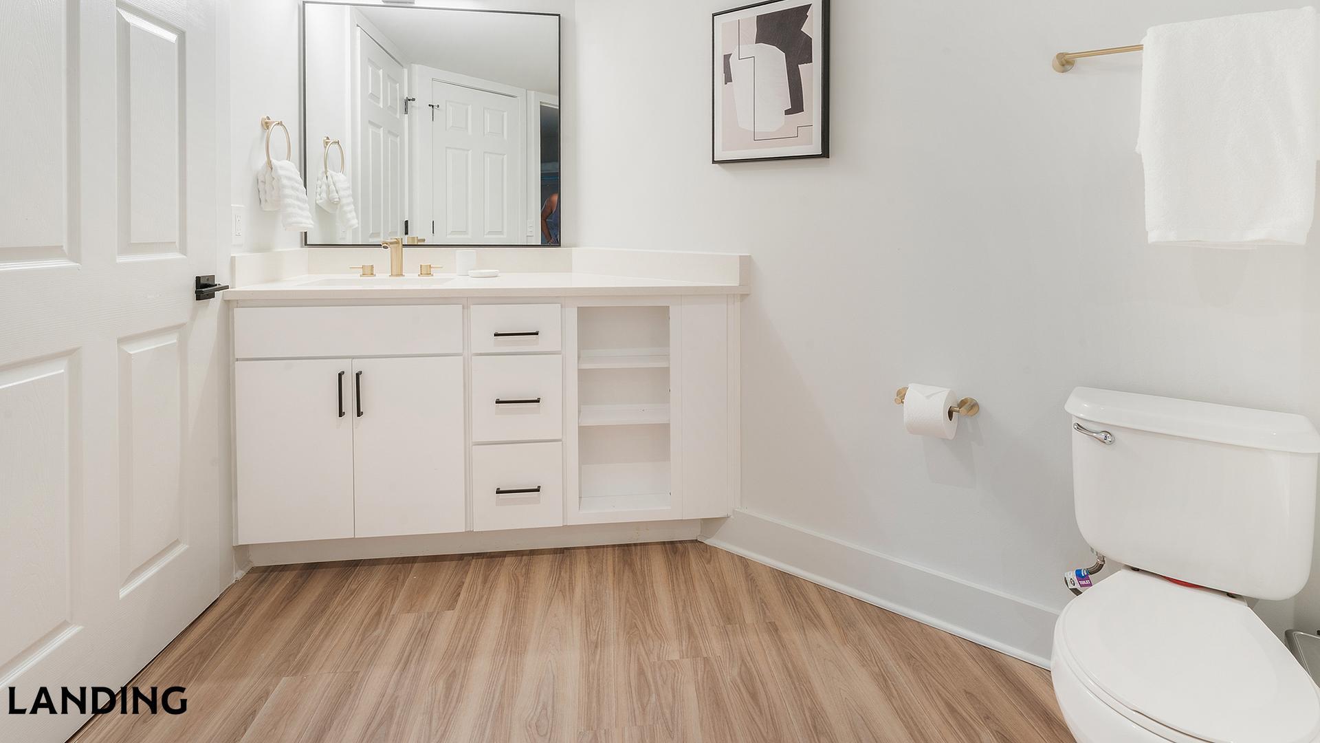 Building Photo - 1221 S Eads St