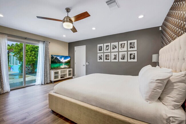 Building Photo - 2230 Tamarisk Rd