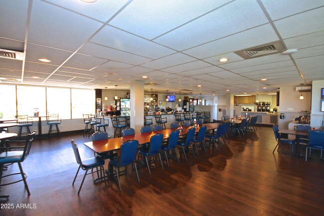 Building Photo - 1831 E Lindrick Dr