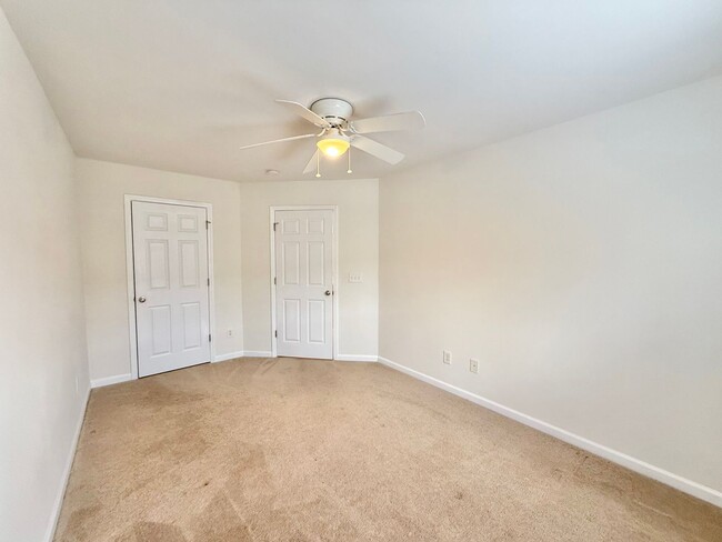 Building Photo - **OFFERING RENT PROMOTION FOR FIRST 6 MONTHS, WAIVED APPLICATION FEES & $100 MOVE IN PROMOTION** ...
