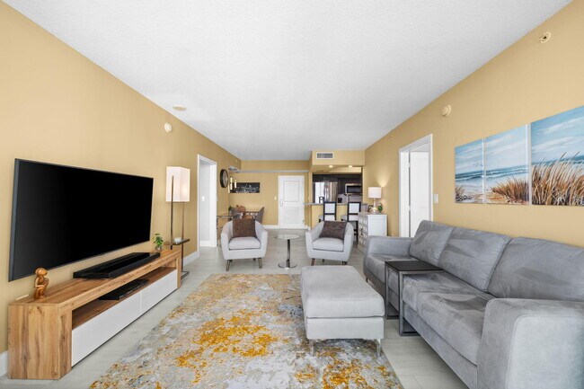 Building Photo - 347 N New River Dr E