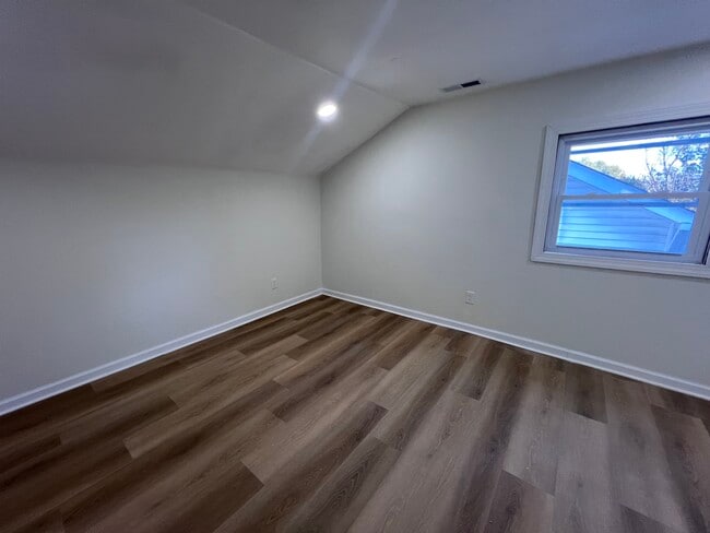 Building Photo - 1218 21st St