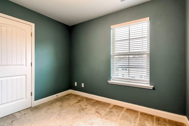 Building Photo - 4440 Lord Mario Ct