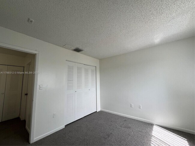 Building Photo - 5200 NW 31st Ave