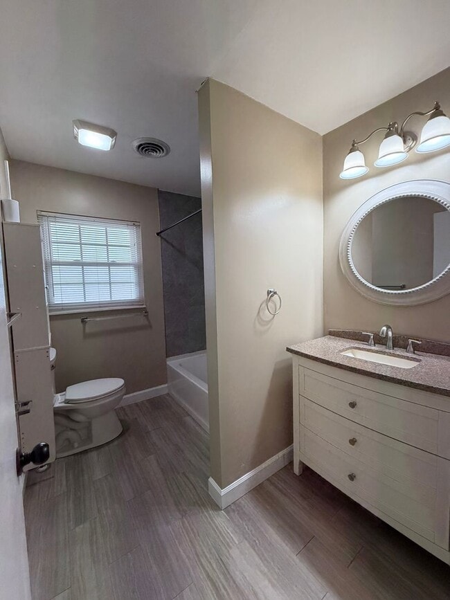 Building Photo - Nice 3 bedroom/1.5 bath home for rent in E. Morristown, Tennessee