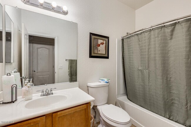 Building Photo - Charming 5 Bed 3 Bath Tolleson Home with Solar!!