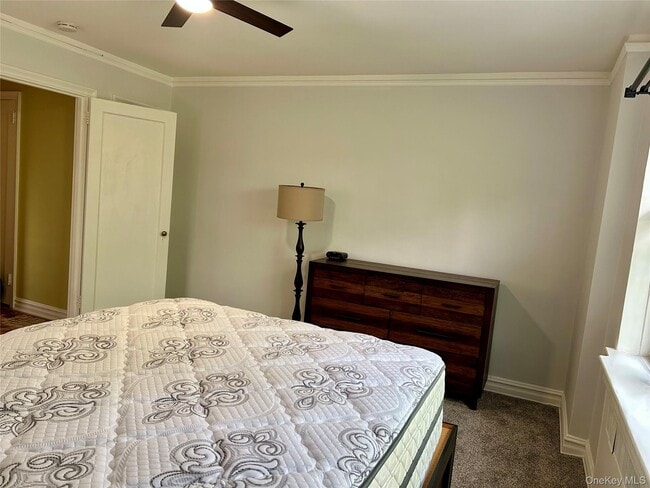 Building Photo - 474 W 238th St