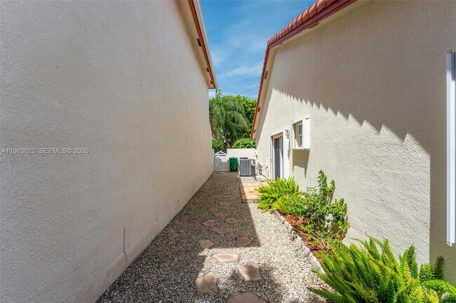 Building Photo - 10635 NW 54th St