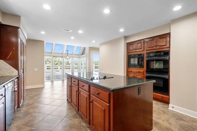 Building Photo - 91 Heathrow Ln