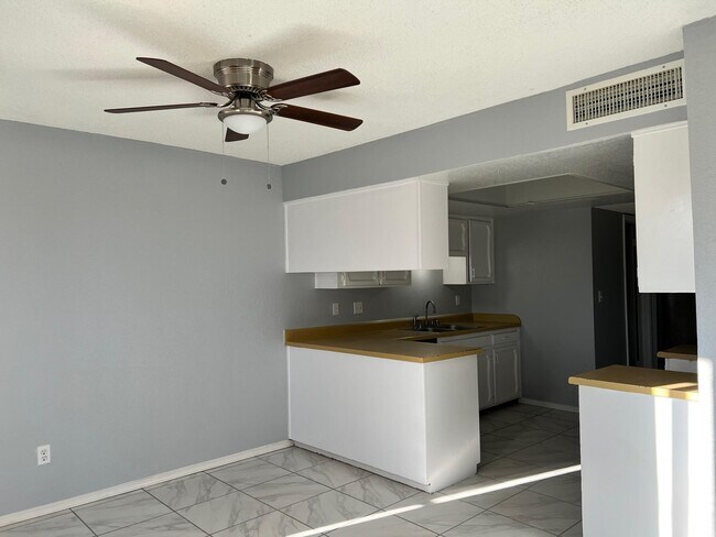 Building Photo - 1502 Monte Sanders Ln