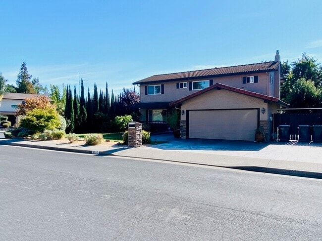 Primary Photo - 1757 Burbank Ct