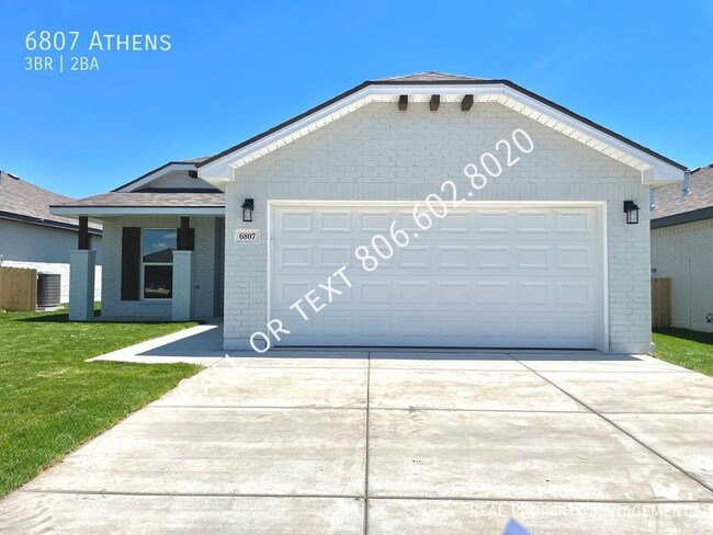 Building Photo - Beautiful 3 bed 2 bath home with turfed ba...