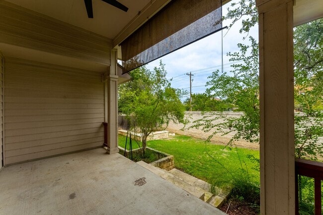 Building Photo - Alluring 3bd/2ba Lakeline Oaks Home in Cedar Park!