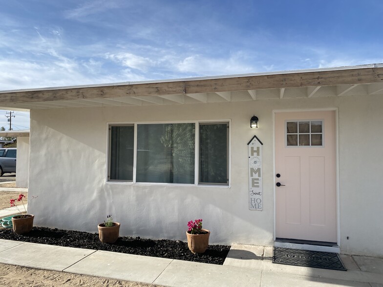 Building Photo - 6393 Desert Queen Ave