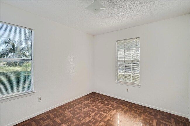Building Photo - 7214 Salt Springs Dr