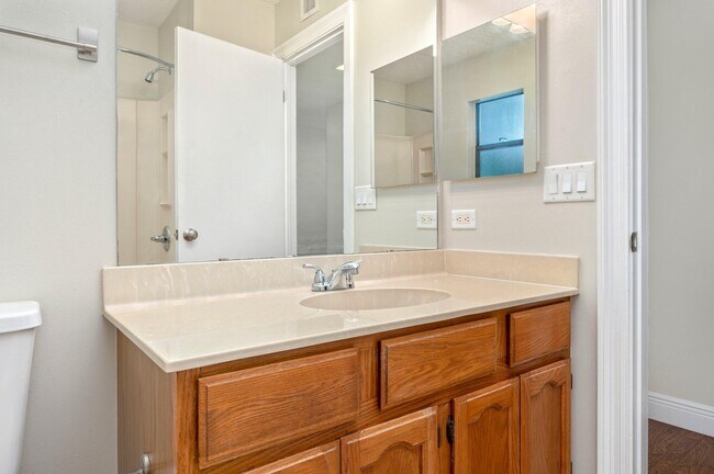 Building Photo - 2901 Alpine Pl