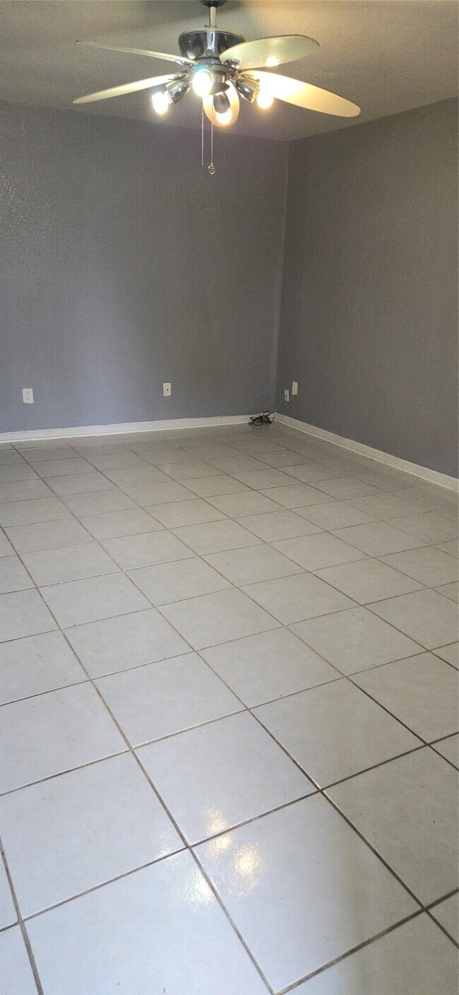 Building Photo - 11807 Greenmesa Dr