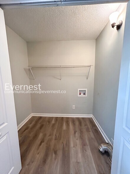 Building Photo - 9307 Feldbank Dr