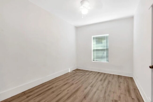 Building Photo - 2105 Walnut St