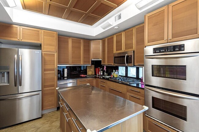 Building Photo - 5878 Valley Forge Dr