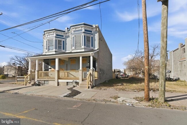 Building Photo - 903 N 5th St