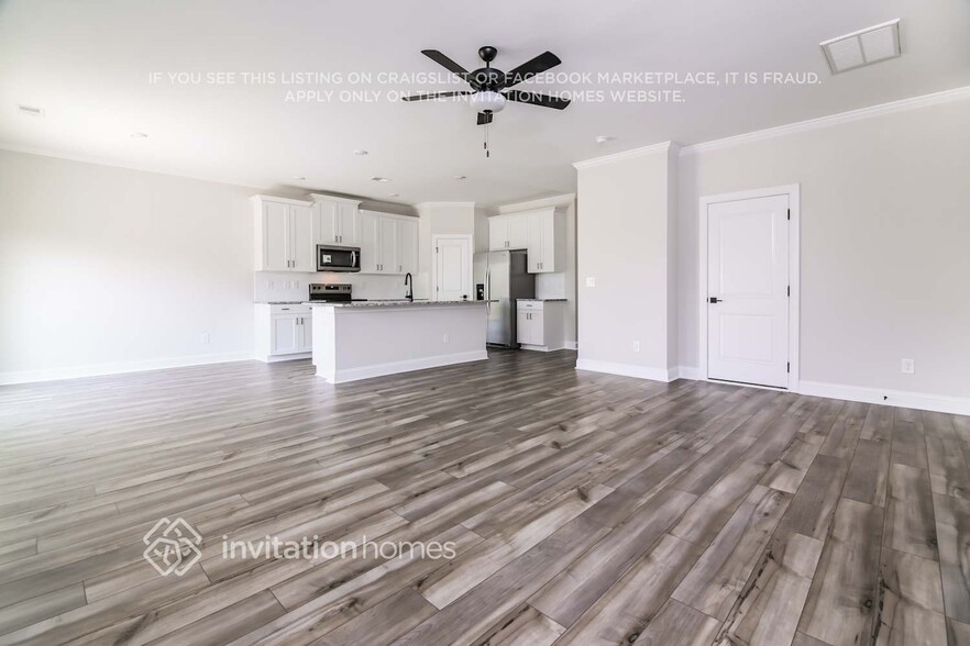 Building Photo - 502 Azalea Gaze Dr
