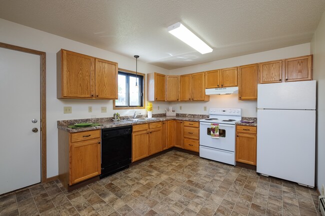 Fargo, ND Hazelwood Townhomes | Kitchen - Hazelwood Townhomes