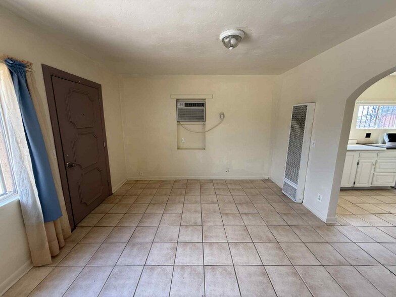 Building Photo - 5709 E 26th St