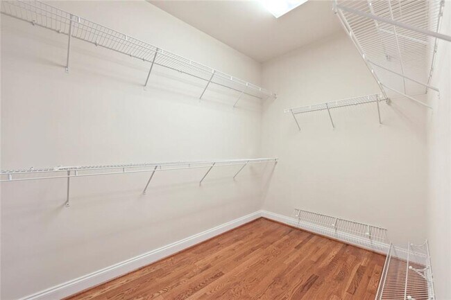 Building Photo - 5826 Riverstone Cir