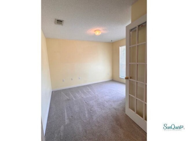 Building Photo - Spacious all brick home in Gulf Breeze.