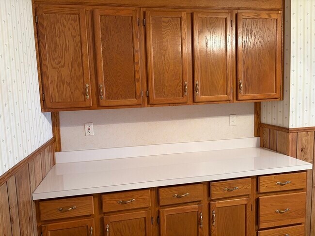 Building Photo - 8 Summer St