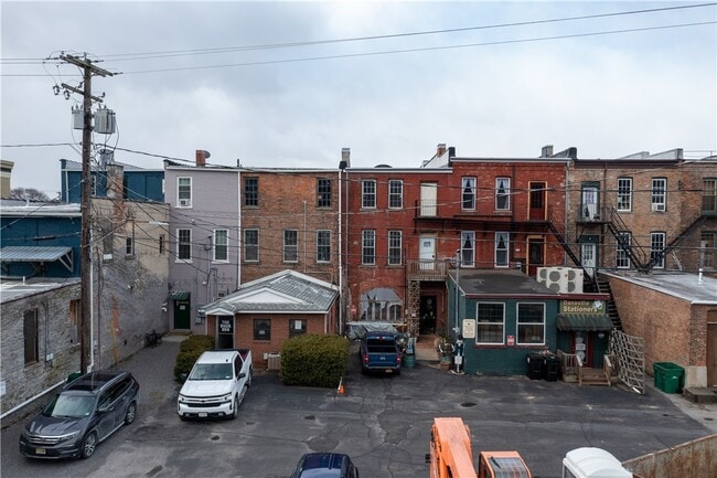 Building Photo - 178 Main St