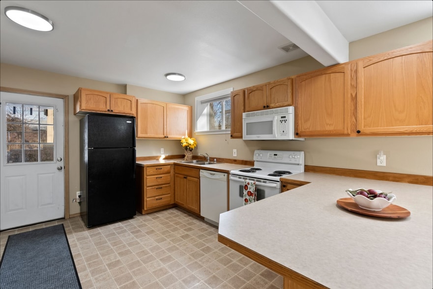 Basement kitchen - 3519 E 25th Ave