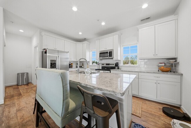 Building Photo - 4331 Pinter Ln