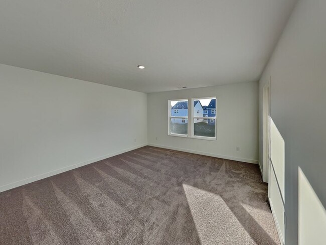 Building Photo - 748 Felix Dr