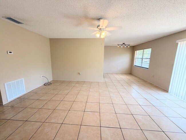 Building Photo - 2128 Hively St
