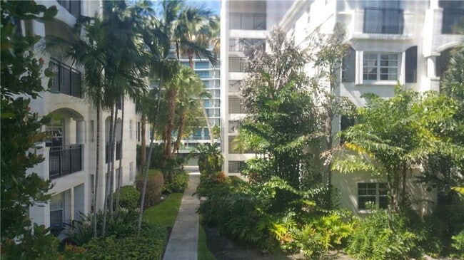 Building Photo - 3255 NE 184th St