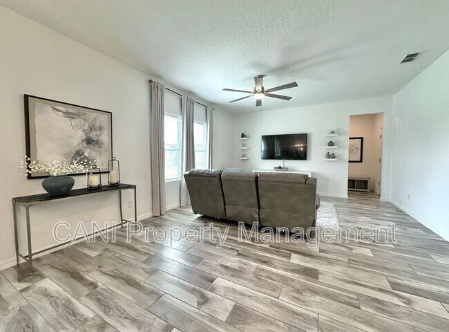 Building Photo - 17691 Passionflower Cir