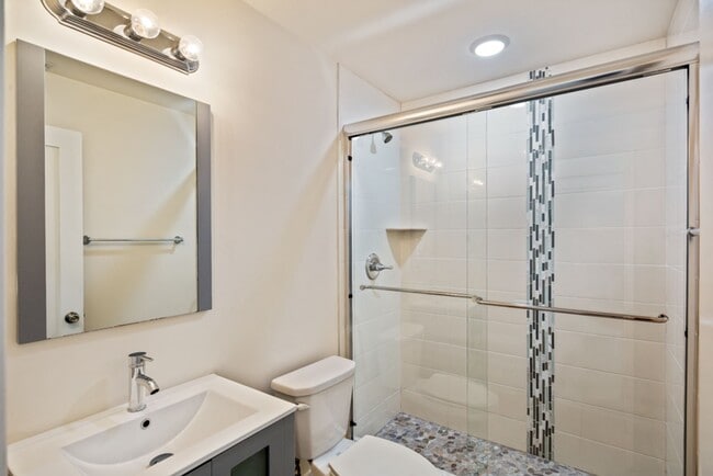 Building Photo - 2100 Sears St